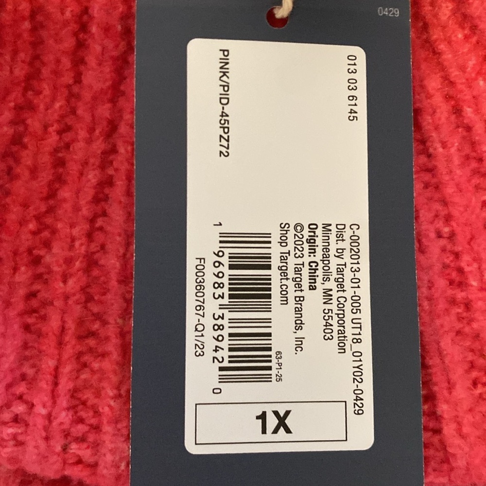 Universal thread size 1x pink sweater nwt - Picture 3 of 4